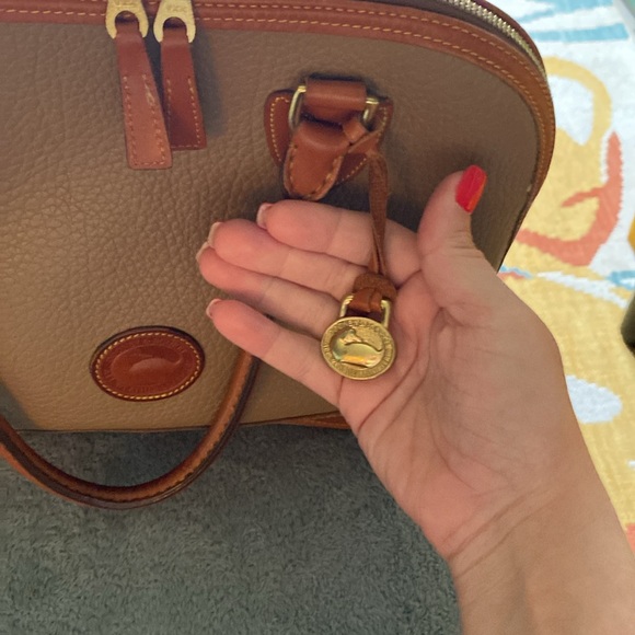 Beautiful vintage Dooney Alma style bag - Picture 4 of 5